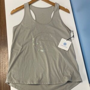 NWT Gray Tank Top with iridescent Club Pilates logo, XL